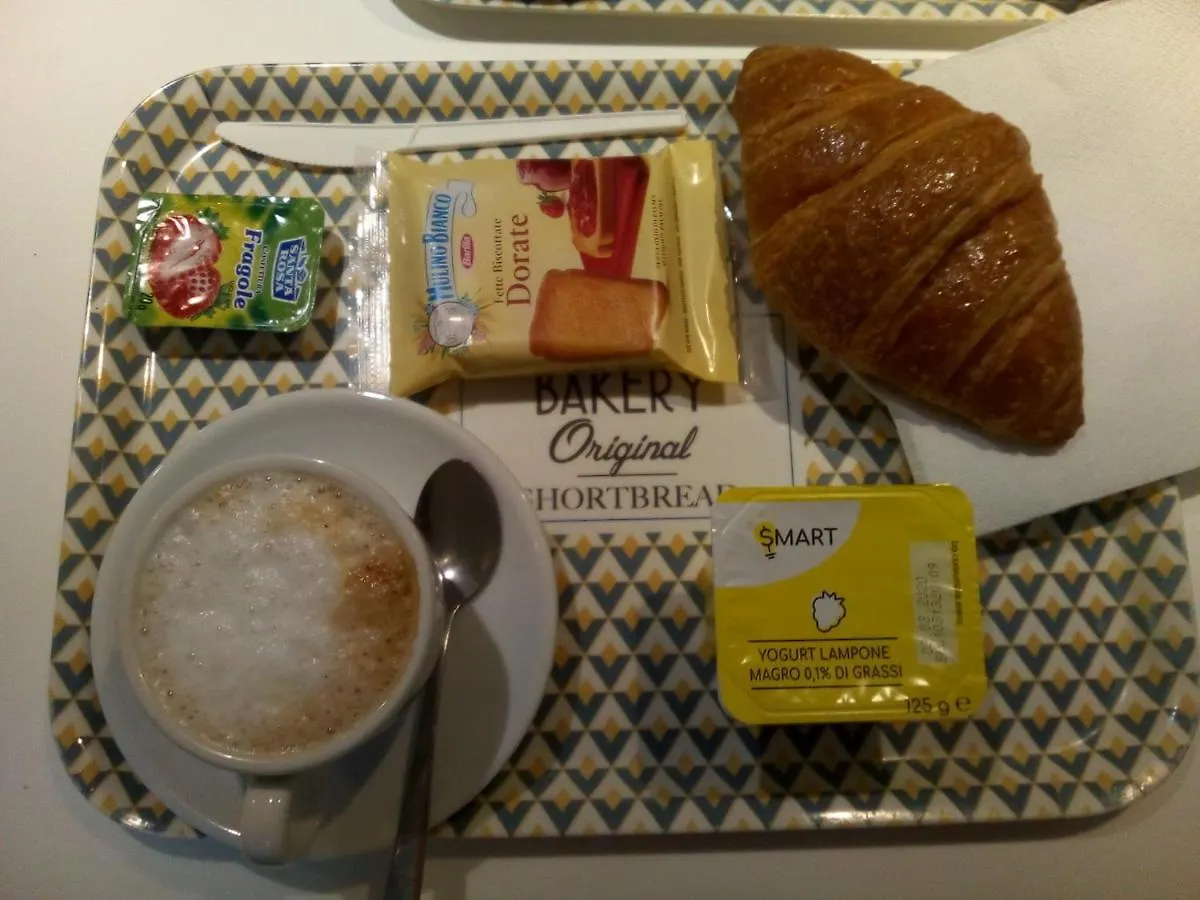 Gogol'Ostello & Caffe Letterario Milán Itálie